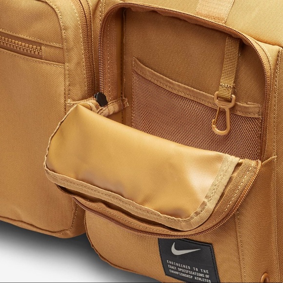 Nike Utility Power Training Duffel Bag (Medium, 51L) - Picture 7 of 11